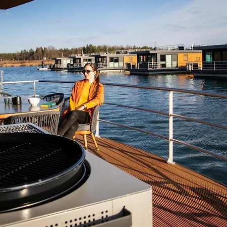 Floatinghouse Malibu Sunrise 펜션 *