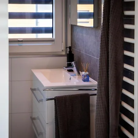 Floatinghouse Malibu Sunrise Semesterbostad *