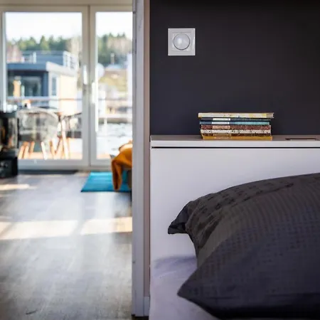 Floatinghouse Malibu Sunrise Klitten