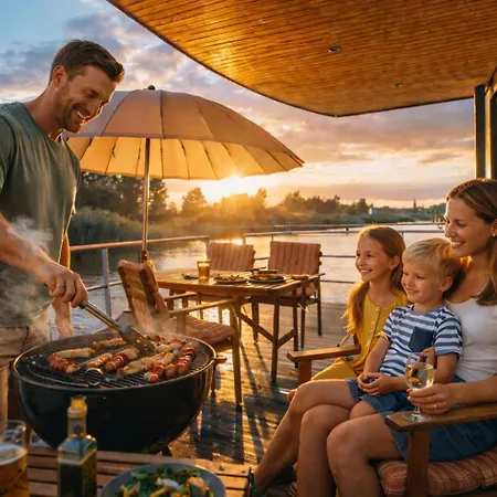 Floatinghouse Malibu Sunrise Semesterbostad *